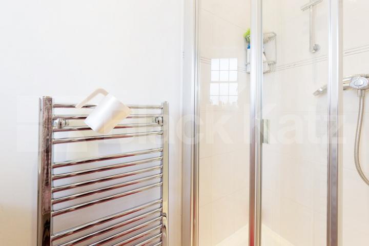 A Beautiful double receptioned 4 bedroom house in the hampstead suburbs Brim Hill, Hampstead Garden Suburb 